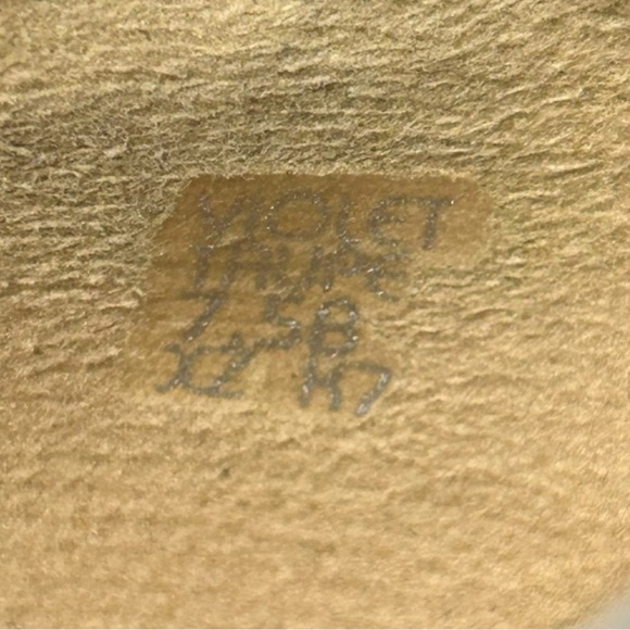 Earth Violet Low Wedge Perf Taupe Nubuck Shoes 7.5 - Picture 8 of 8